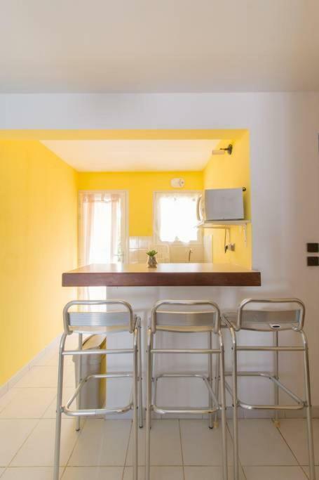 Superbe Studio avec Jacuzzi Privé Apartment Sainte-Anne Exterior foto